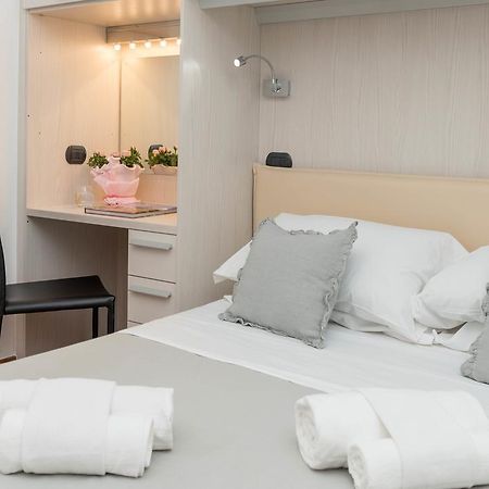 Andenis Luxury House Hotell Roma Eksteriør bilde